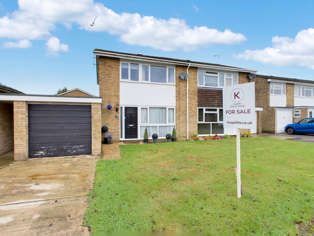 3 bed house for sale in Wellfield, Hazlemere, HP15