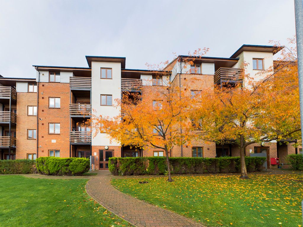 2 bed flat for sale in Vaughan House, John North Close, HP11