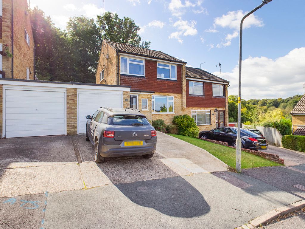 3 bed house for sale in Arundel Road, High Wycombe, HP12