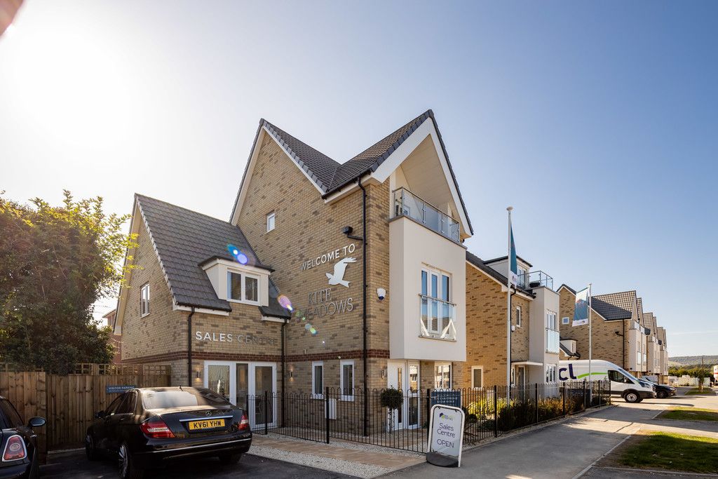 4 bed house for sale in Kite Meadows, Princes Risborough, HP27