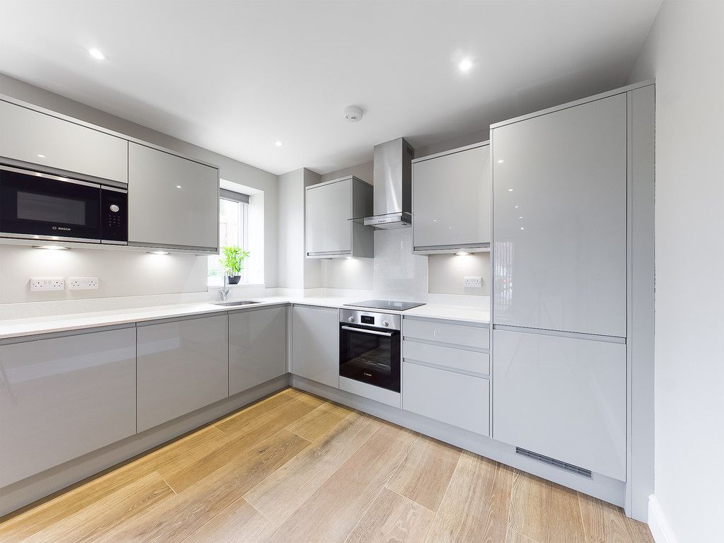 1 bed flat to rent in Kingsmead Road, High Wycombe, HP11