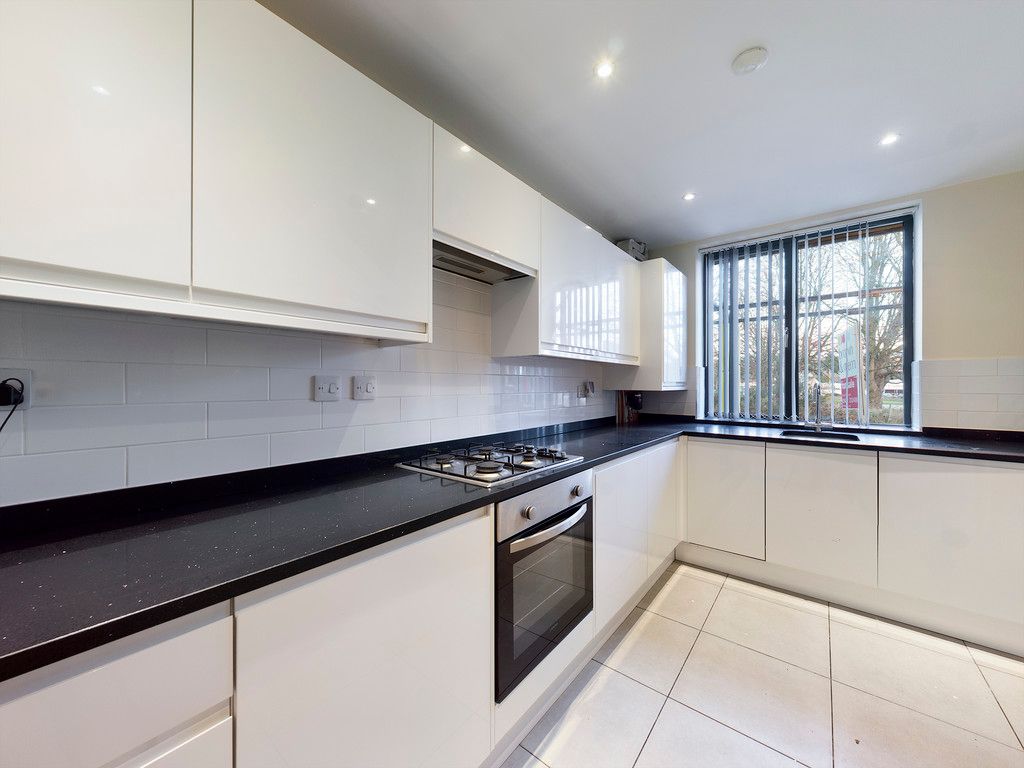 3 bed house to rent, HP1