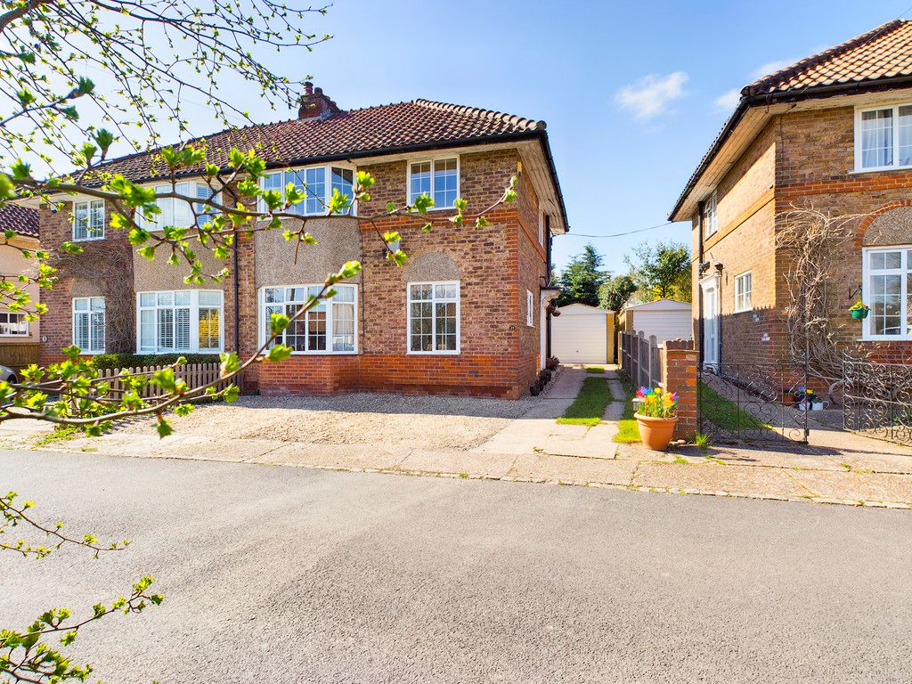 3 bed house for sale in Old Hardenwaye, High Wycombe, HP13