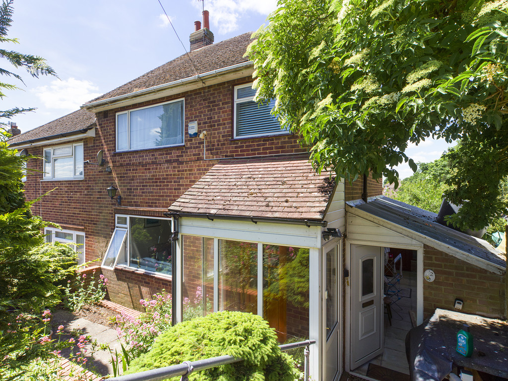 3 bed house for sale in Tenzing Drive, High Wycombe, HP13