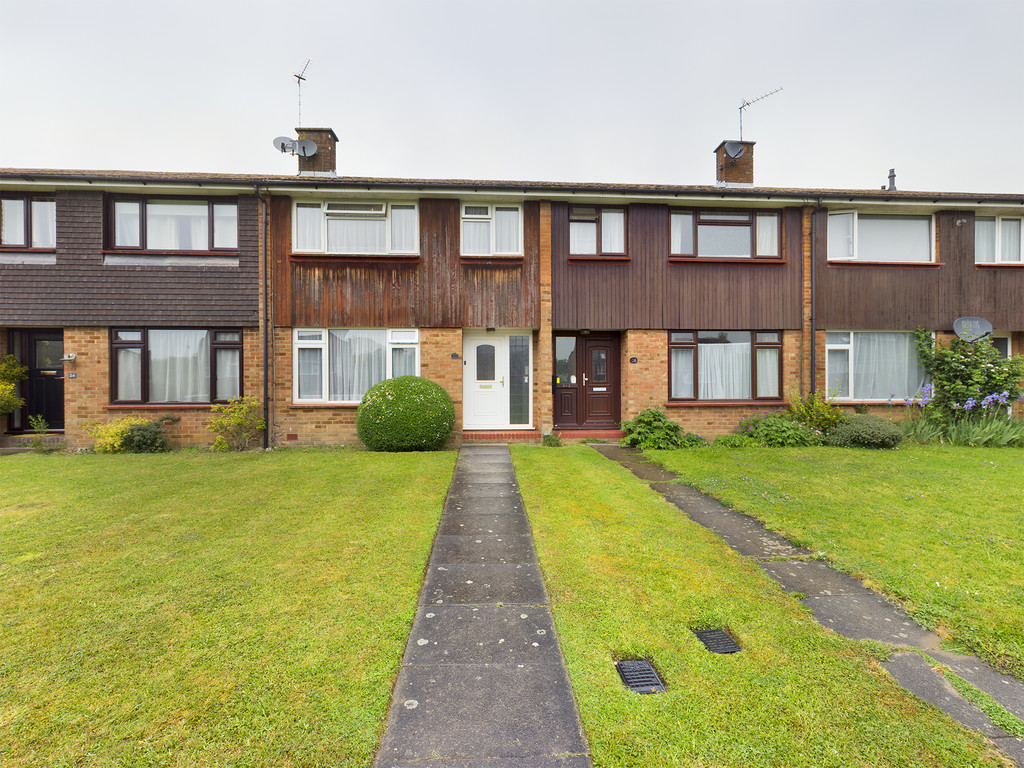 3 bed house for sale in Meadow Walk, Penn, High Wycombe, HP10