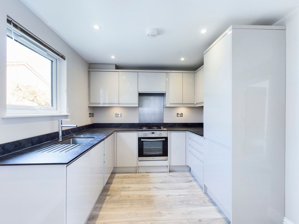 2 bed flat to rent, HP15