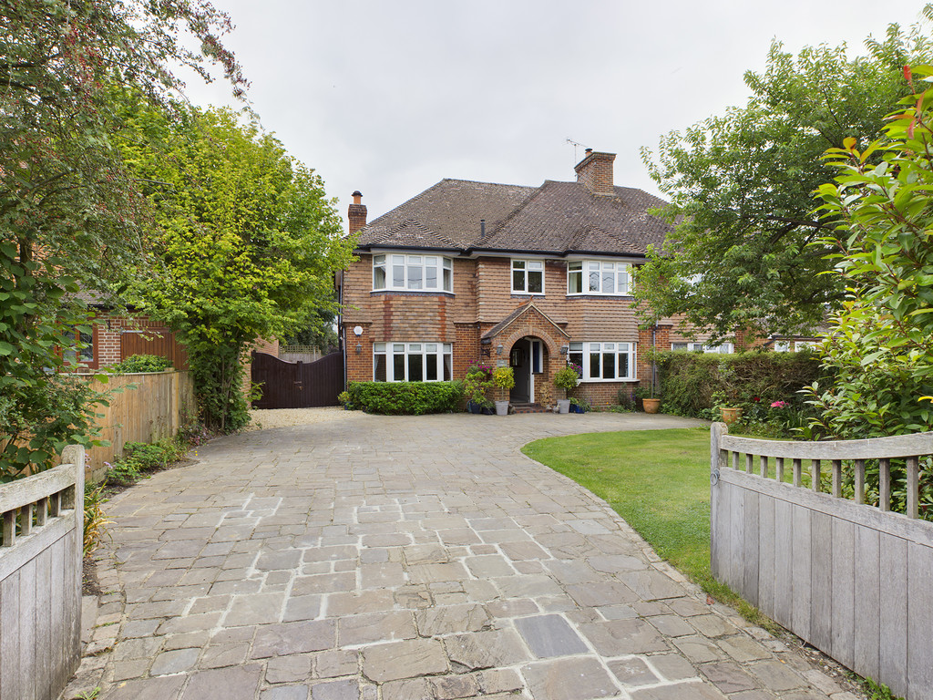 5 bed house for sale in Shootacre Lane, Princes Risborough, HP27