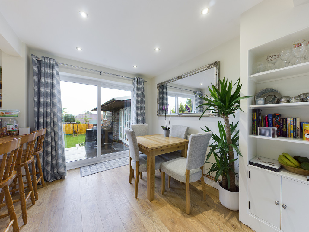 3 bed house for sale in Salisbury Close, Princes Risborough 5