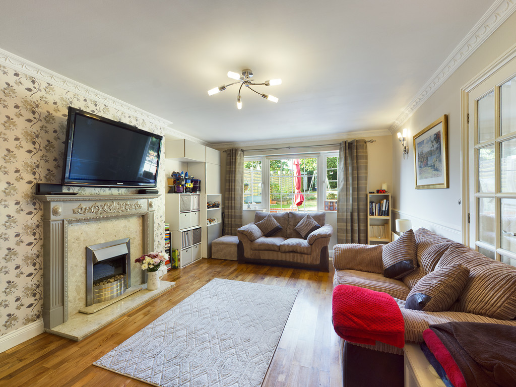 4 bed house for sale in Sawpit Hill, Hazlemere  - Property Image 6