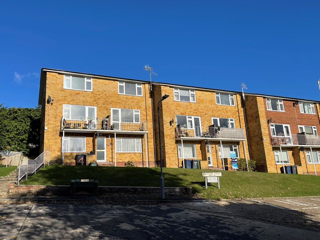 2 bed flat for sale, HP13