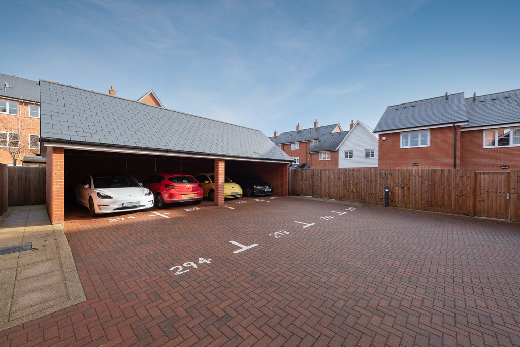4 bed house for sale in Thistle Walk, High Wycombe  - Property Image 21