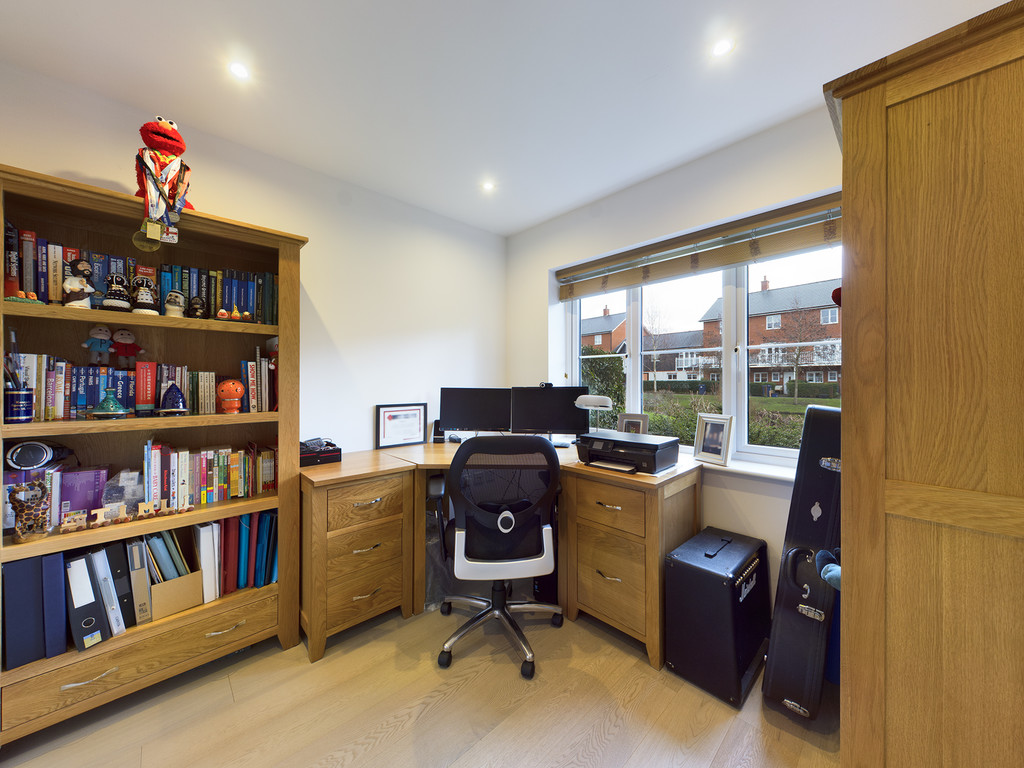 4 bed house for sale in Thistle Walk, High Wycombe 9