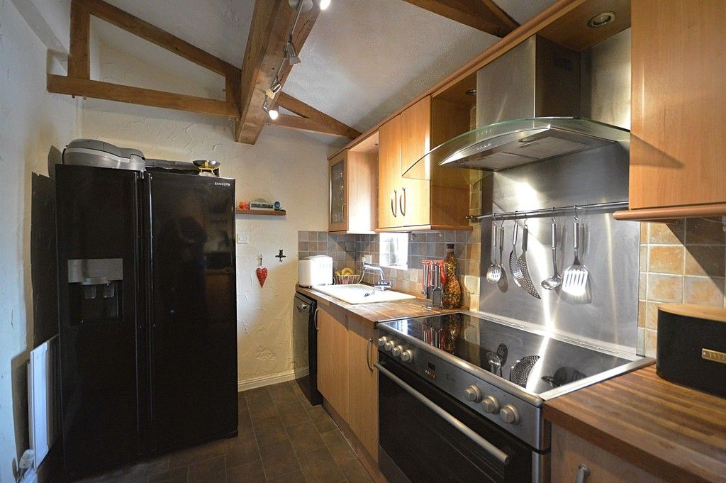 3 bed house for sale in Higher Chisworth, Glossop  - Property Image 6