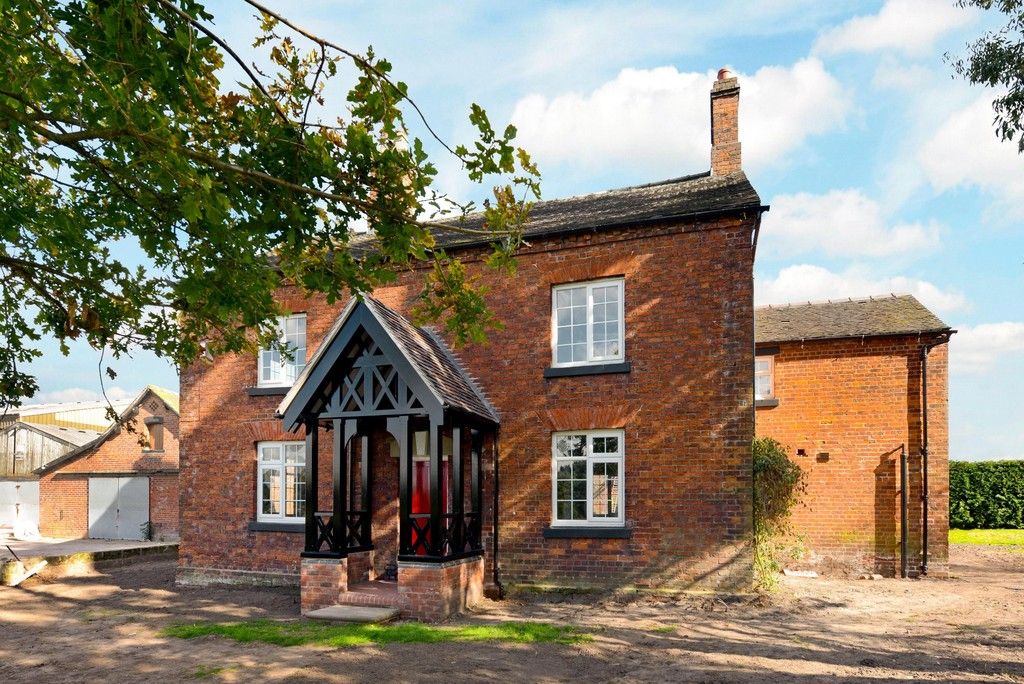 5 bed house to rent in Balterley, Crewe, CW2