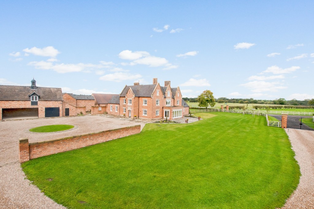 7 bed house to rent in Little Budworth, Winsford - Property Image 1