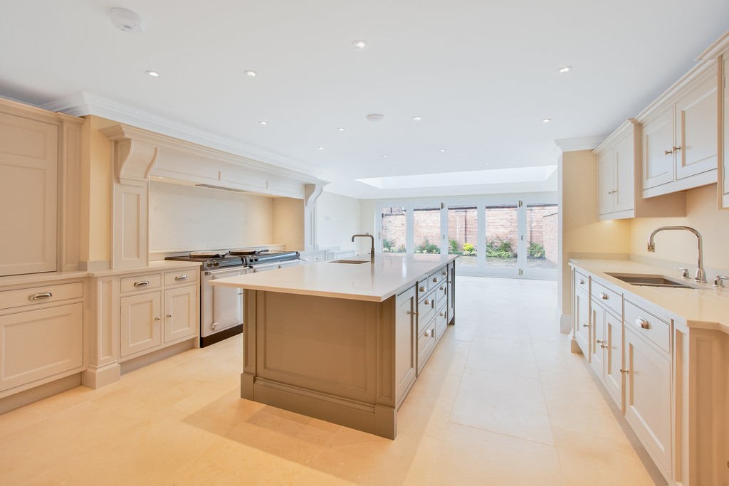 7 bed house to rent in Little Budworth, Winsford  - Property Image 3