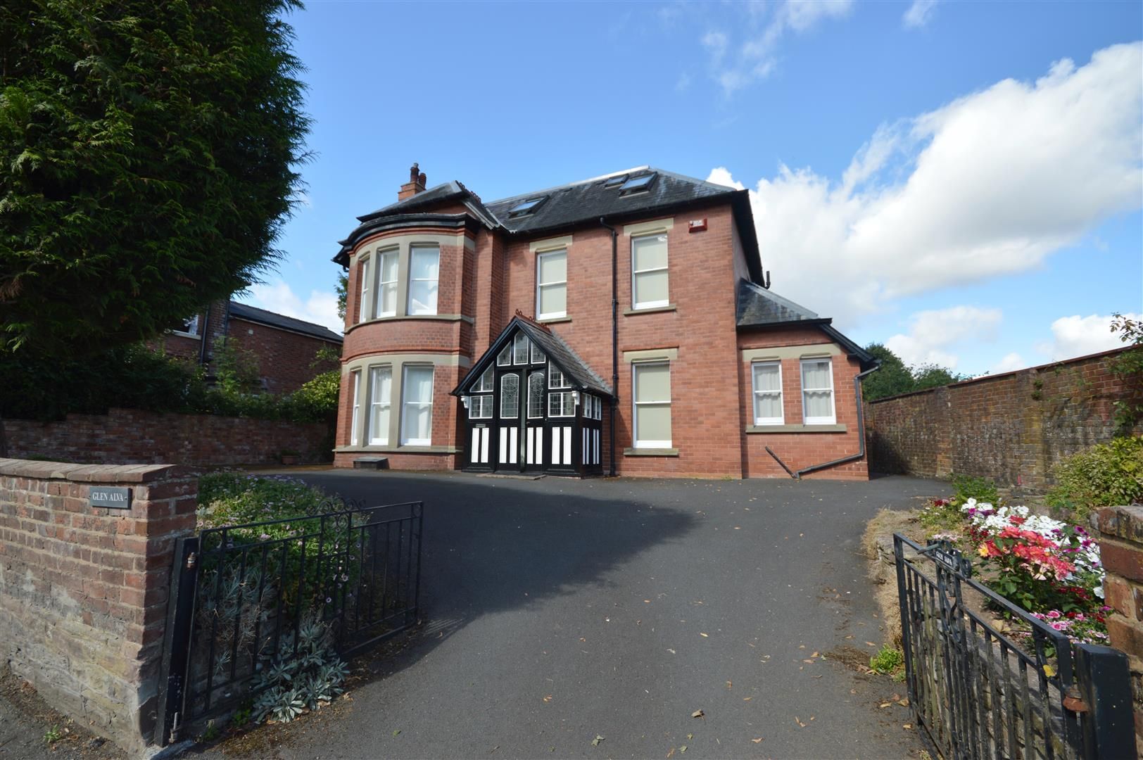 6 bed detached for sale in Leominster, HR6