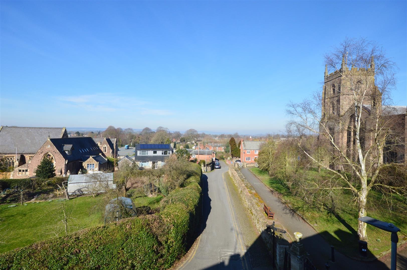 6 bed town house for sale in Leominster 11