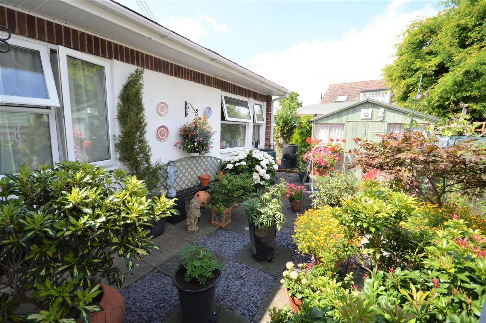3 bed detached bungalow for sale in Leominster 9