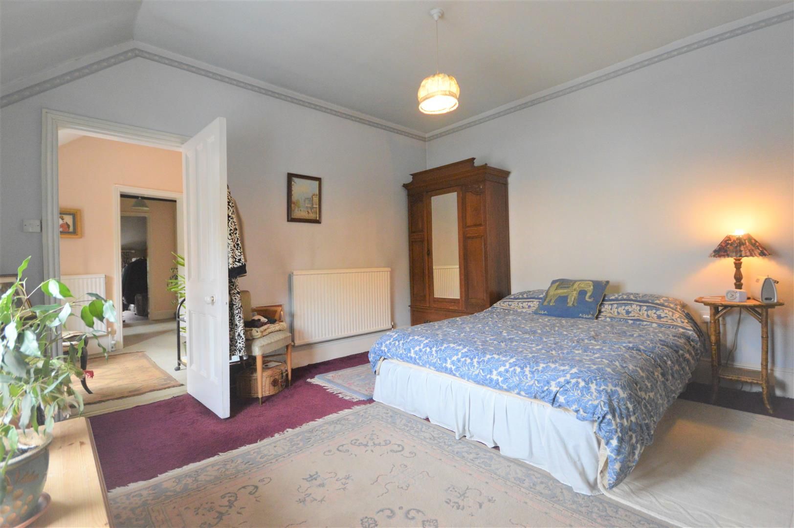 5 bed detached for sale in Leominster 8