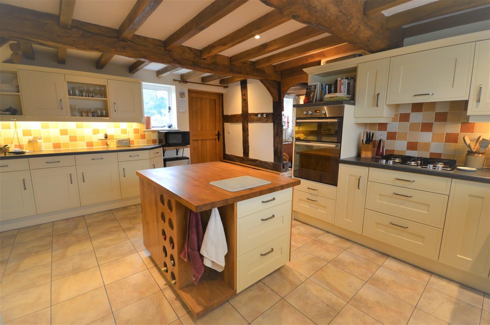 4 bed barn conversion for sale in Kingsland 5