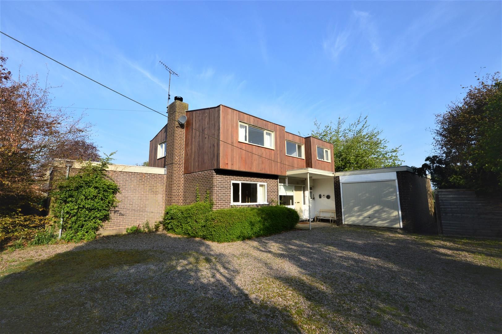 3 bed detached for sale in Eardisland - Property Image 1