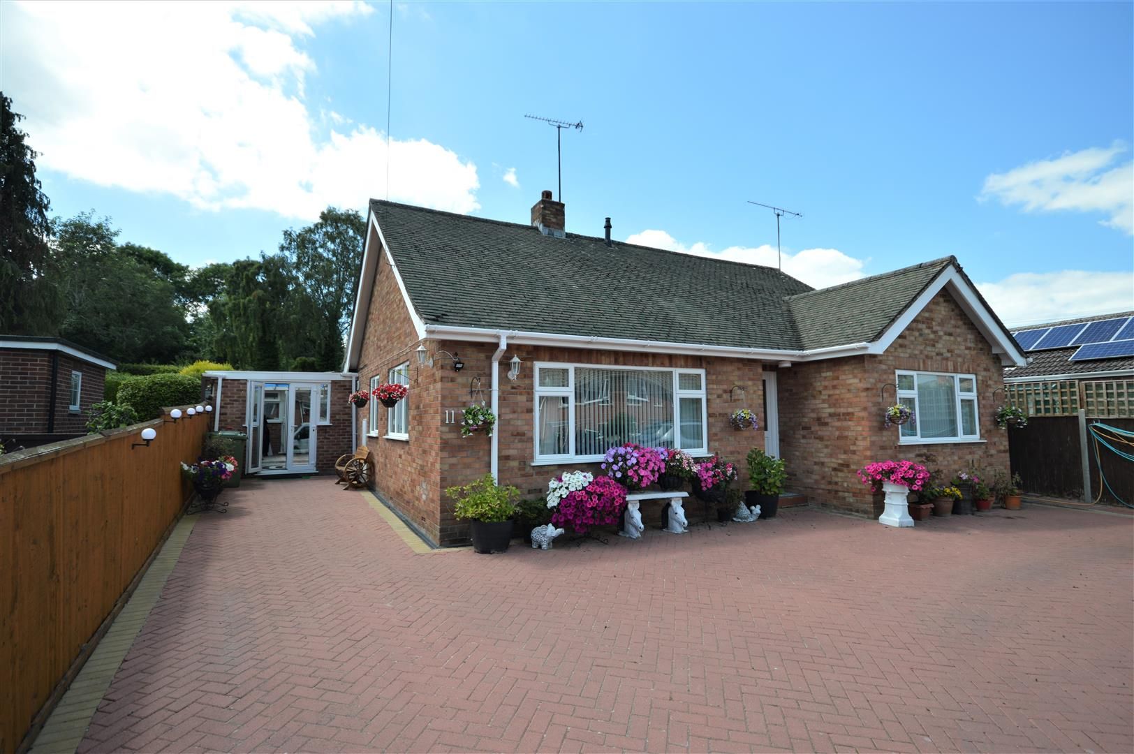 3 bed detached bungalow for sale in Leominster, HR6