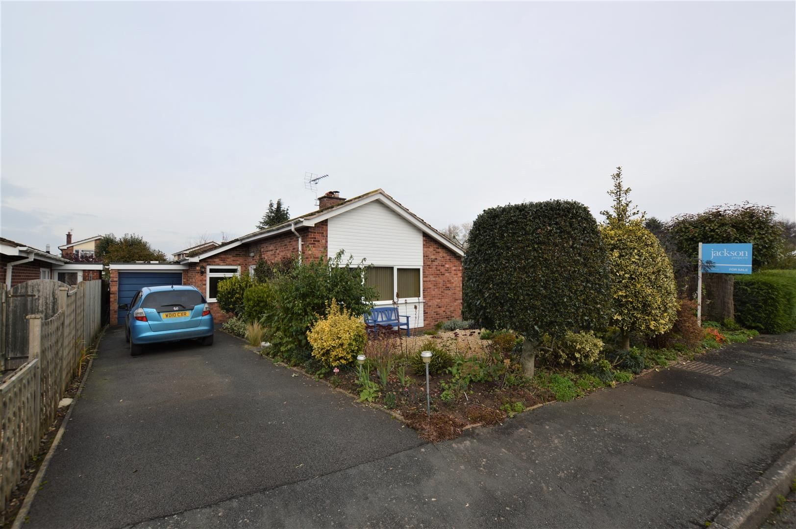 3 bed detached-bungalow for sale in Bodenham, HR1