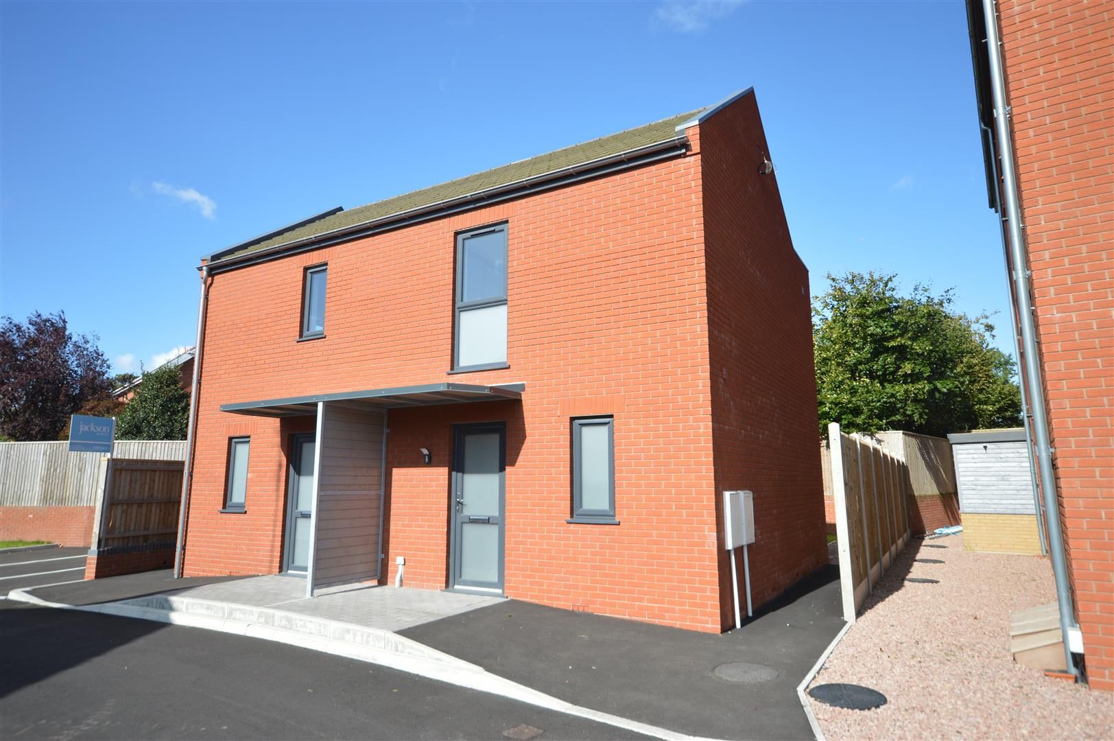 2 bed semi-detached for sale in Leominster 1