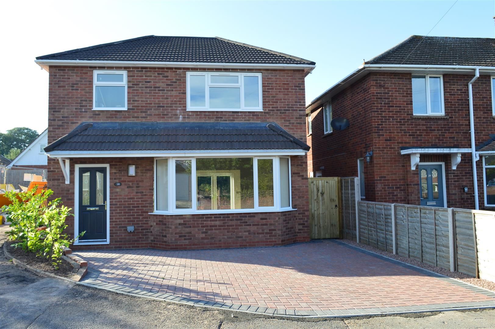 3 bed detached for sale 1