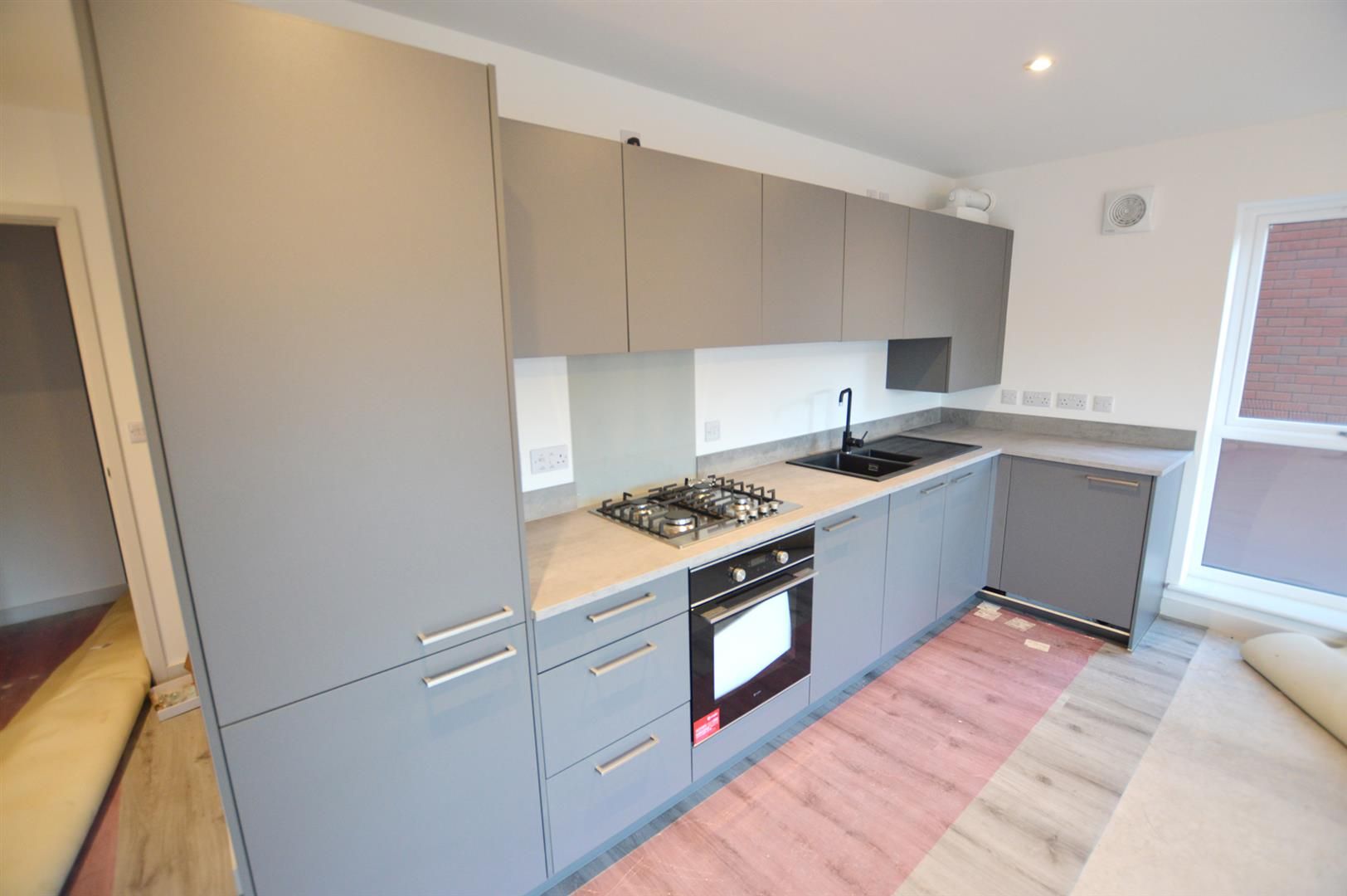 2 bed apartment for sale in Leominster 2
