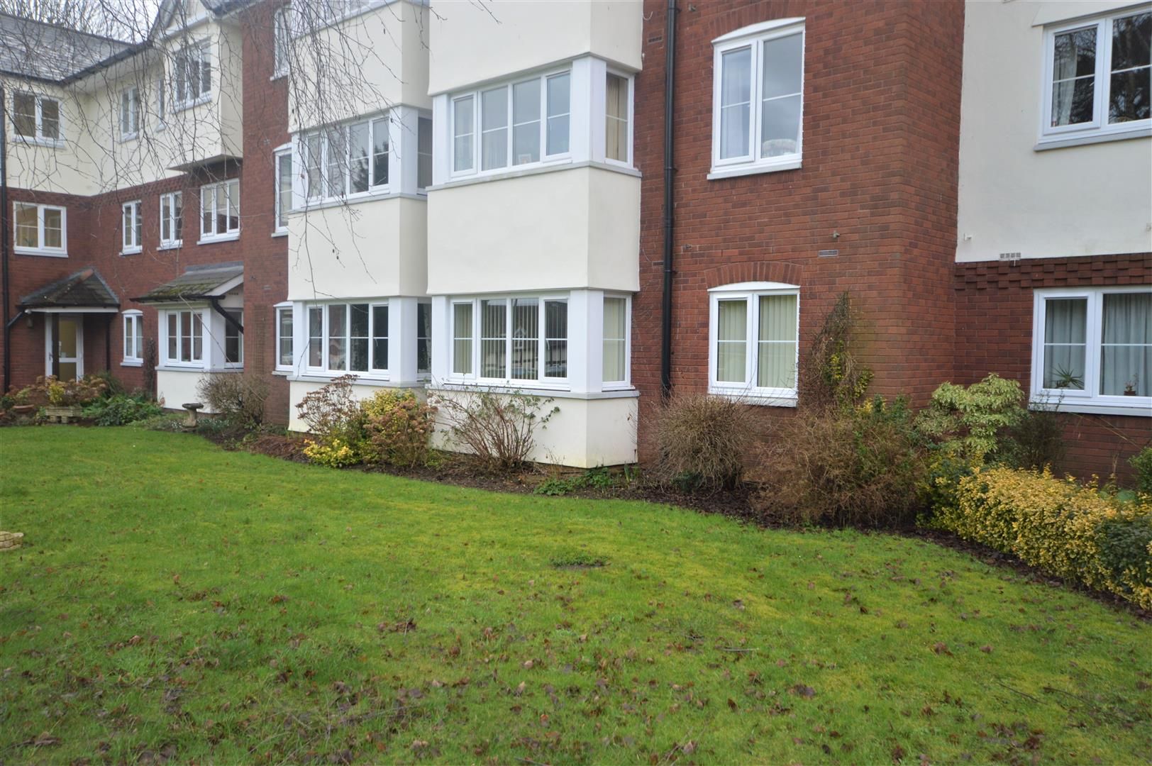 1 bed retirement property for sale in Leominster 7