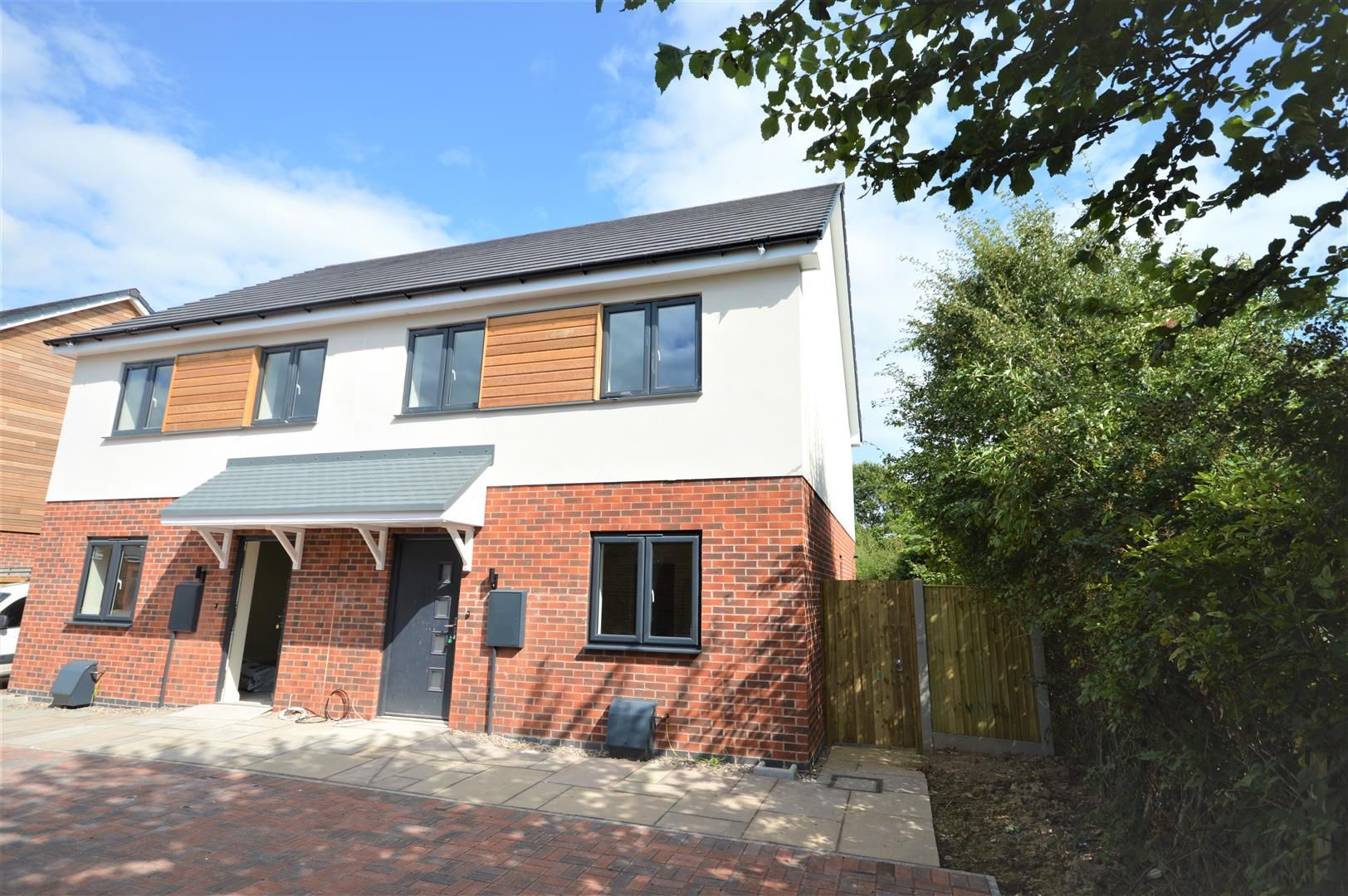 3 bed semi-detached for sale in Kingsland, HR6