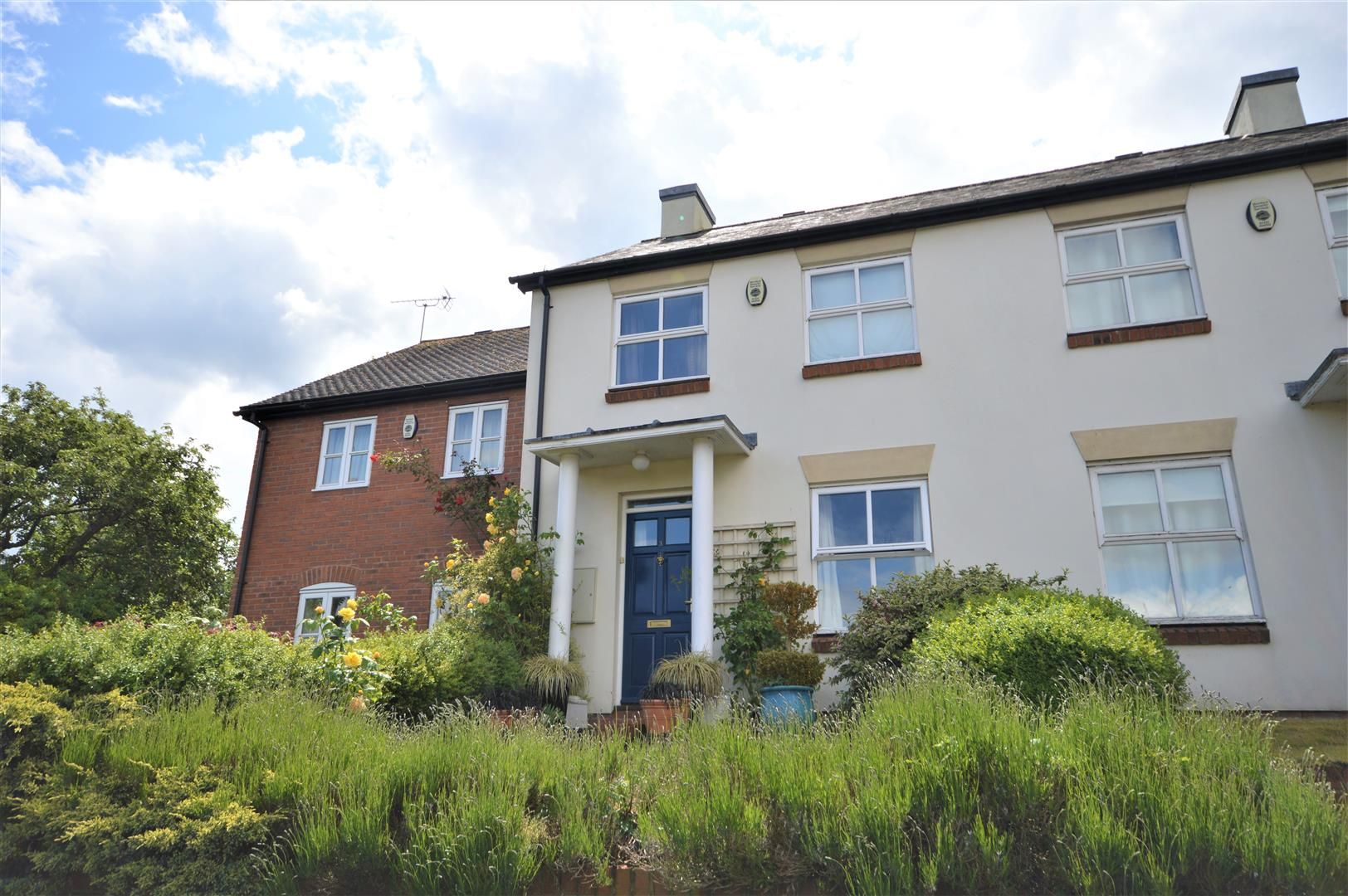 3 bed terraced to rent in Pembridge, HR6