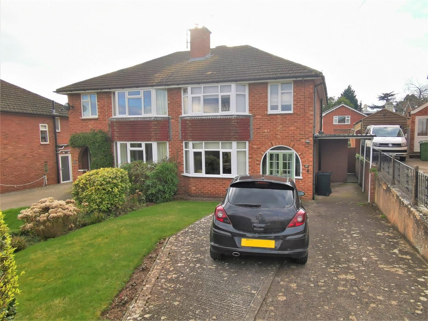3 bed semi-detached for sale, HR1
