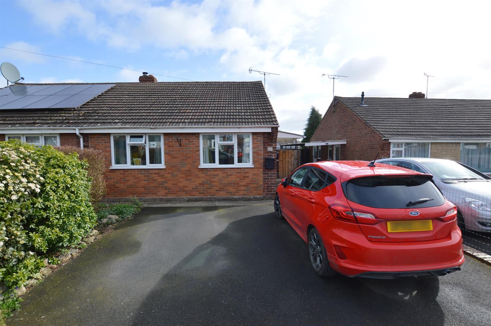 2 bed semi-detached-bungalow for sale in Leominster, HR6