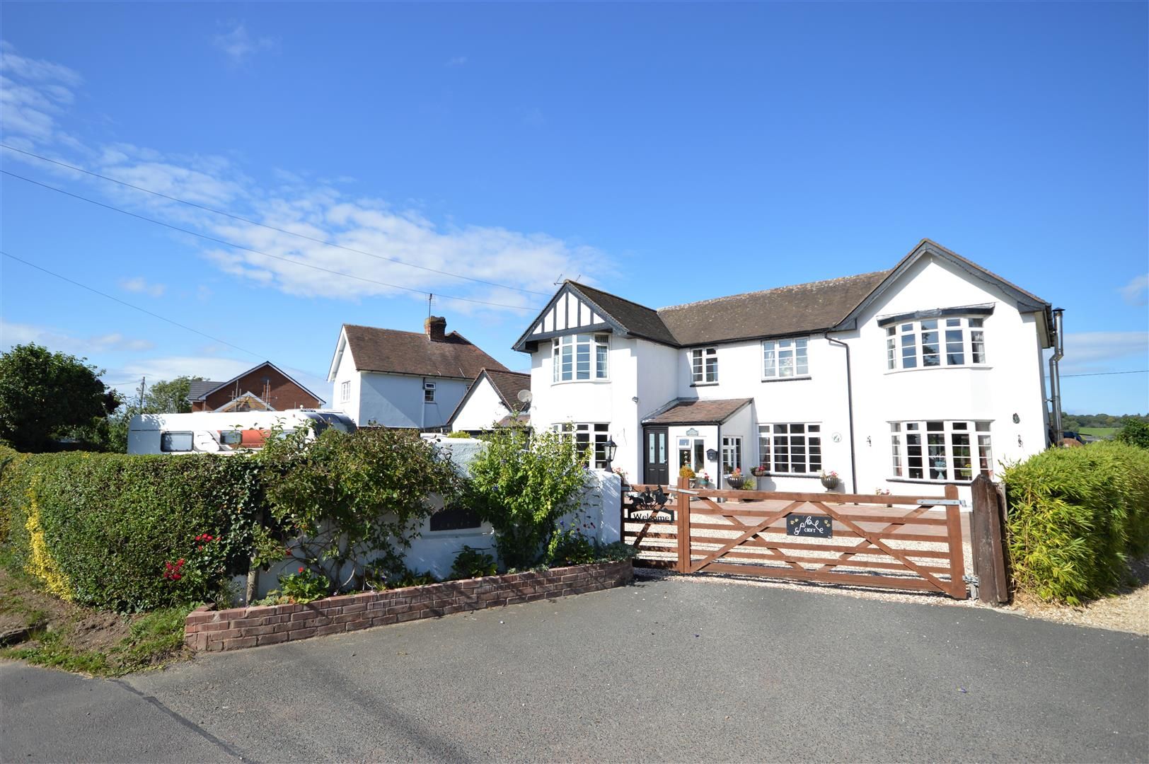4 bed detached for sale in Kingsland, HR6