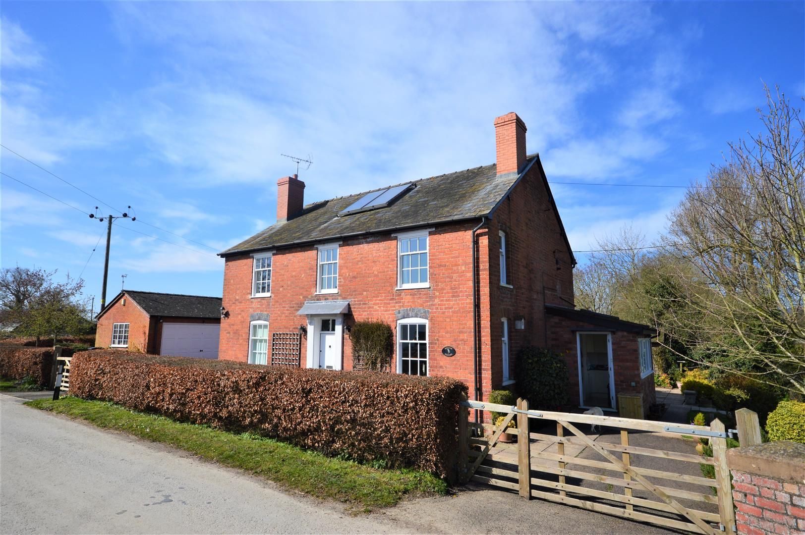 4 bed character for sale in Kingsland, HR6