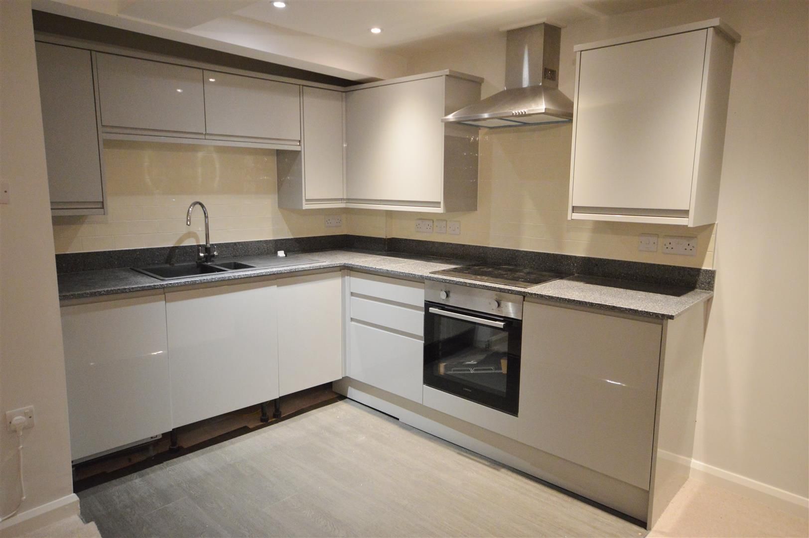 2 bed flat to rent in Leominster, HR6