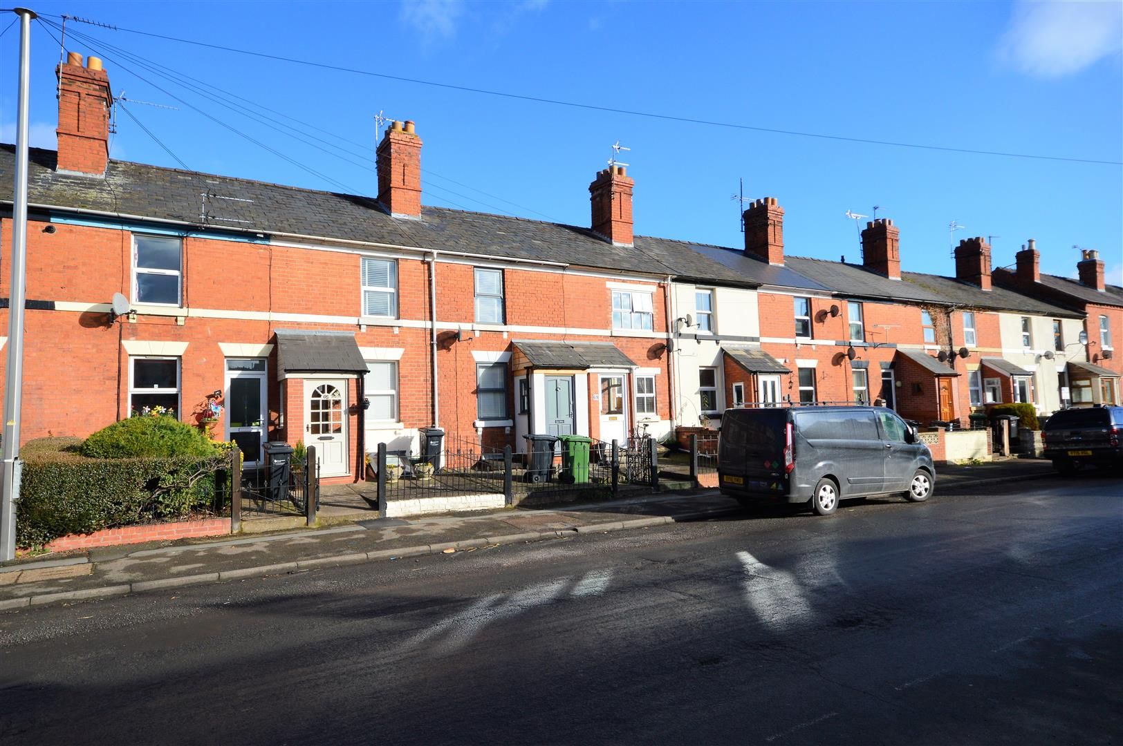 2 bed house to rent, HR1