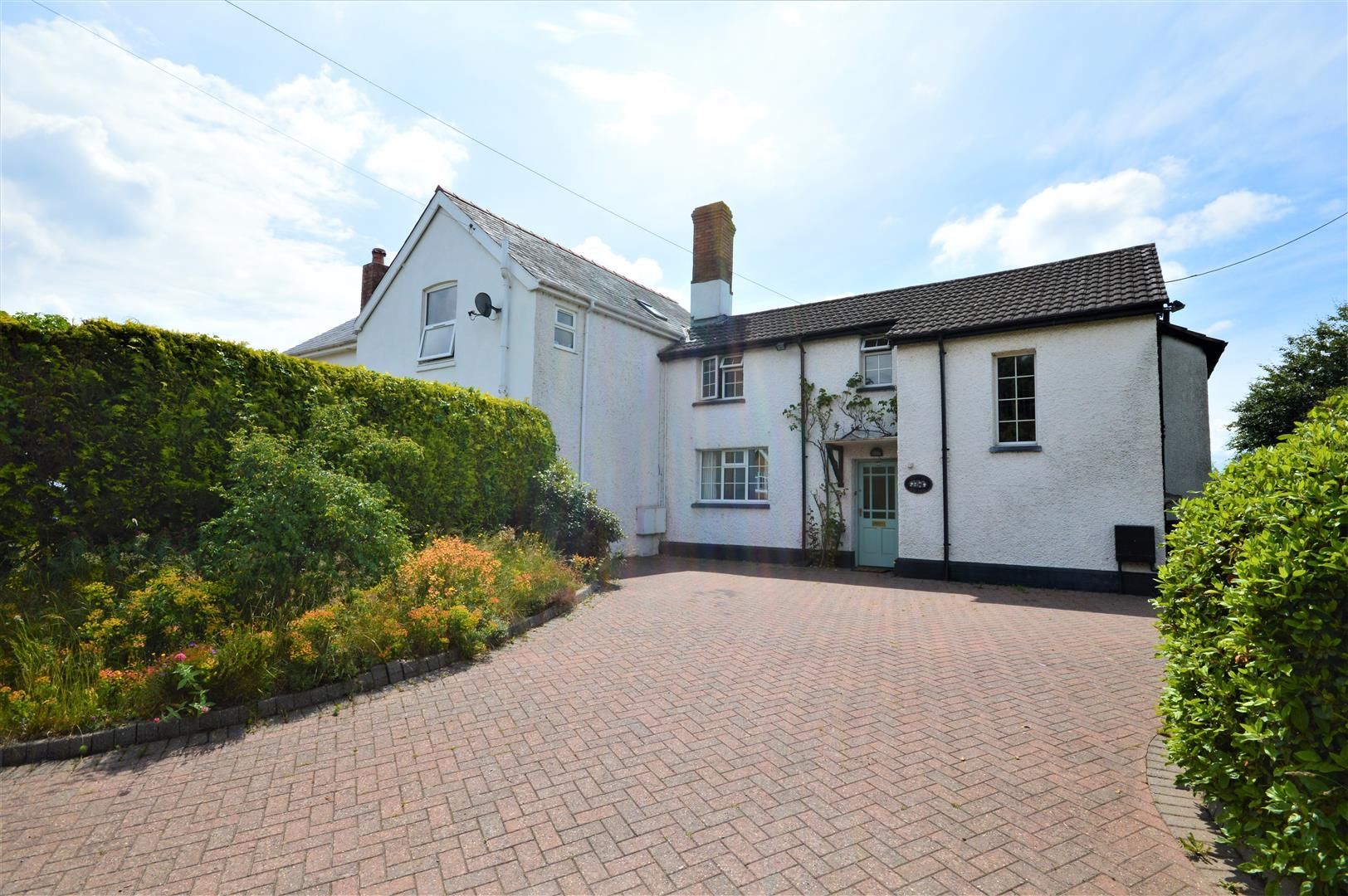 3 bed semi-detached for sale in Burghill, HR4