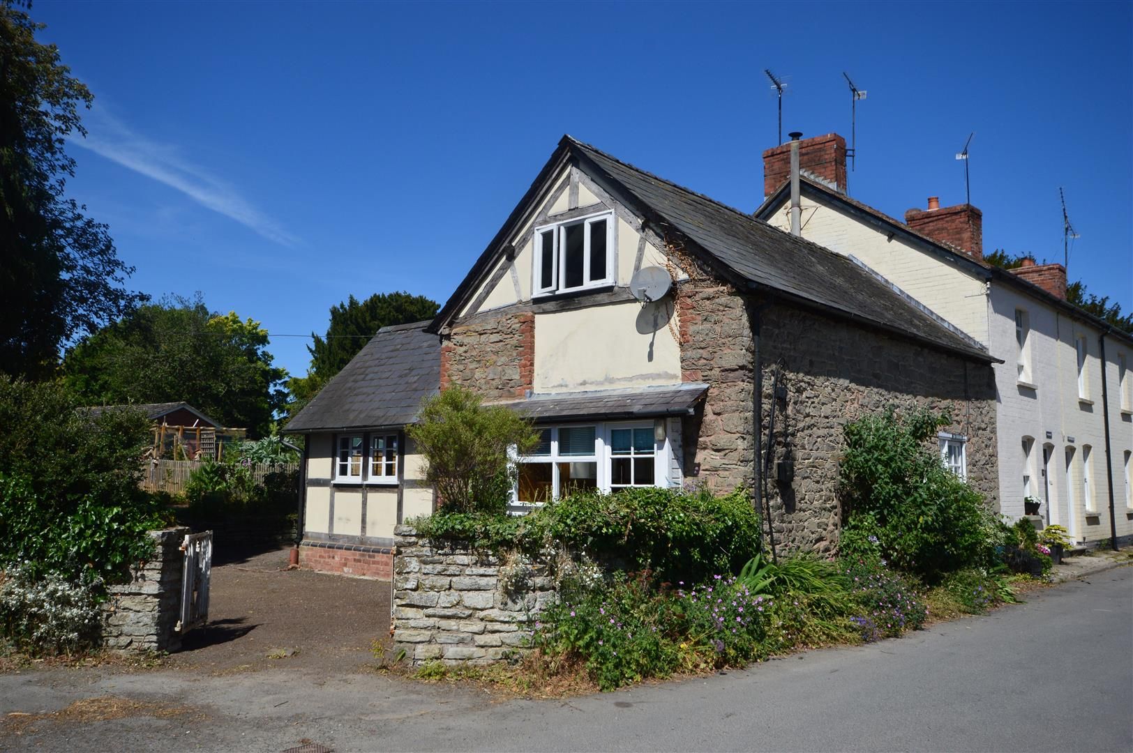2 bed end of terrace for sale in Eardisland, HR6