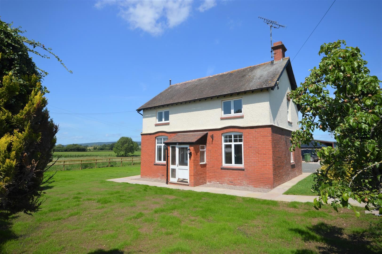 4 bed detached for sale in Moreton Eye, HR6