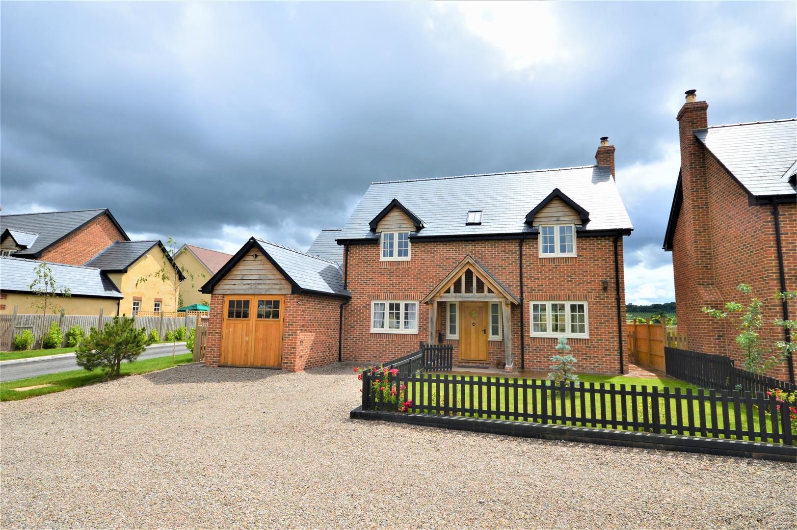 4 bed detached for sale in Marden, HR1