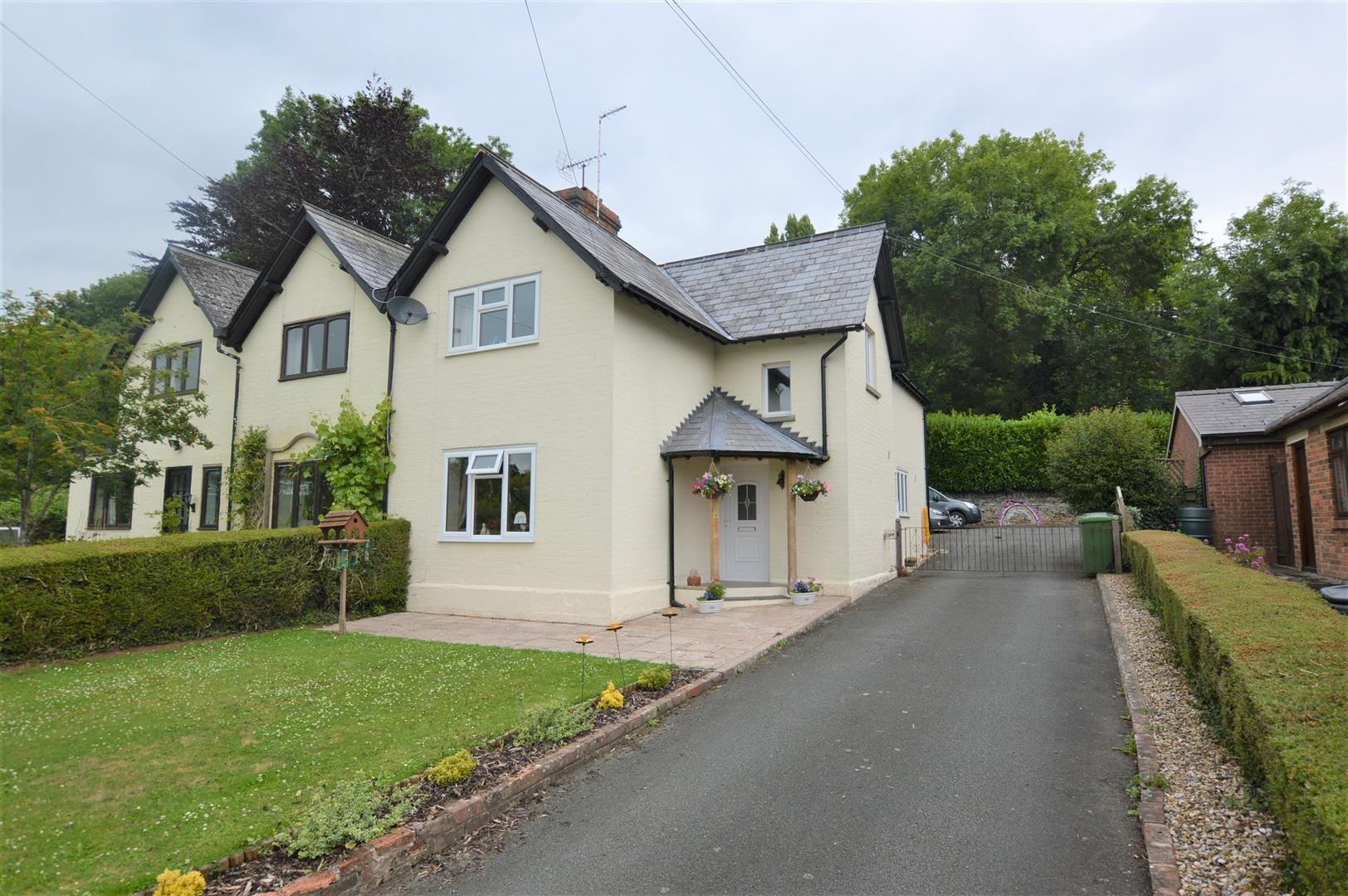 3 bed semi-detached for sale in Almeley, HR3