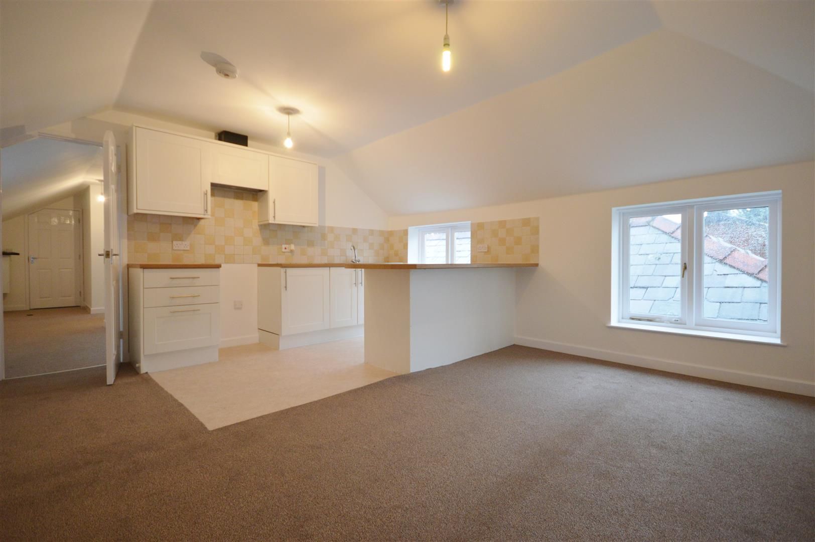 2 bed flat to rent in 4 Rainbow Street, HR6