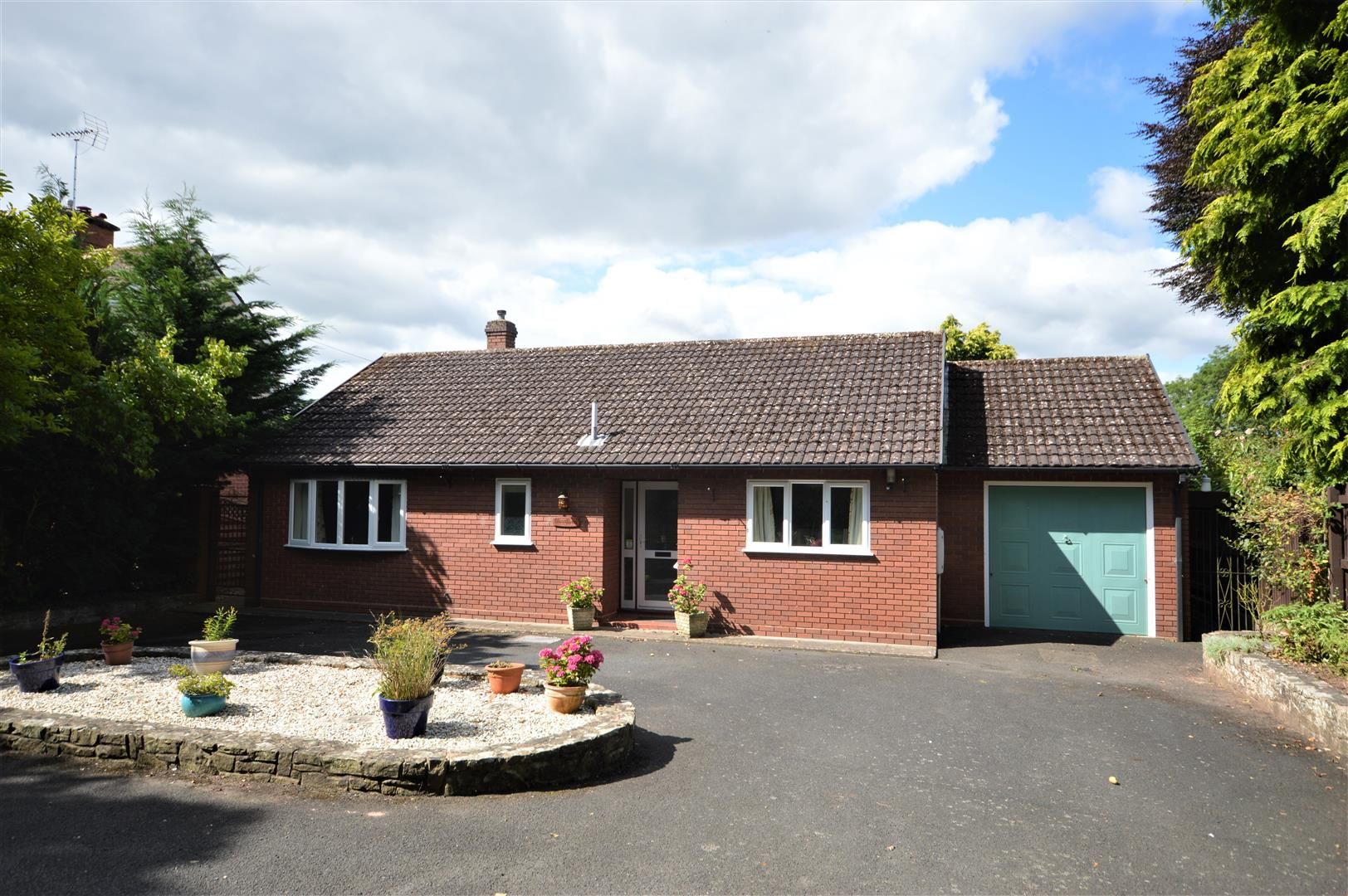 bed detached-bungalow for sale Leominster  ref  29835229