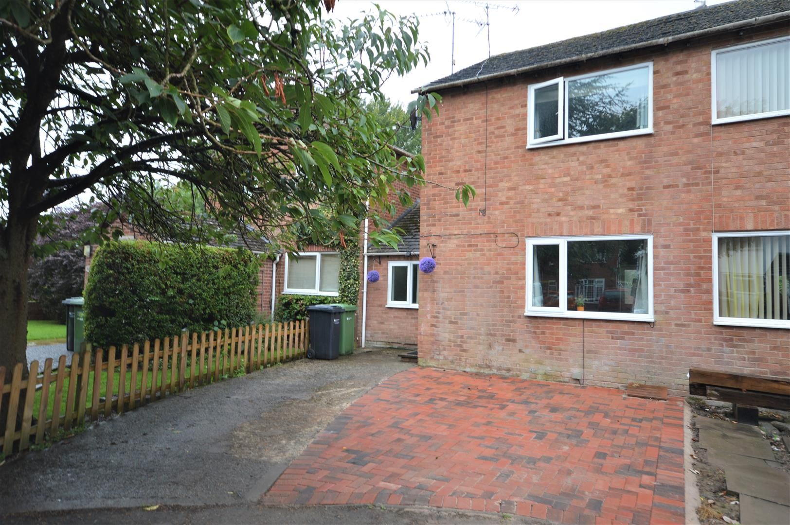 3 bed semi-detached to rent in Leominster, HR6
