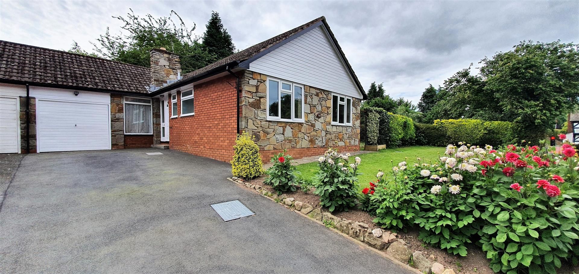 3 bed semi-detached-bungalow to rent in Pembridge, HR6