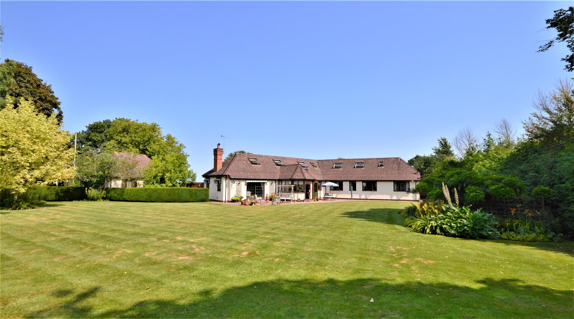 4 bed detached bungalow for sale in Clehonger, HR2